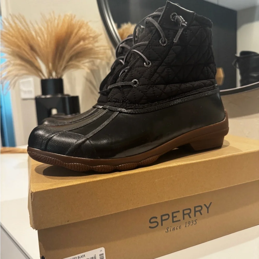 Sperry quilted boots